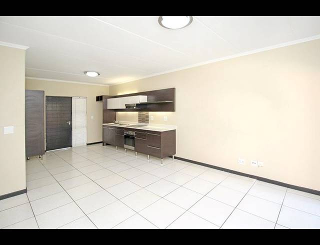 2 BEDROOM APARTMENT FOR SALE IN FOURWAYS